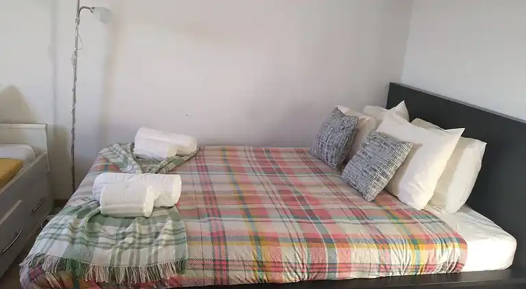 Bright&Spacious Apartment in Sleeps 8 Family&