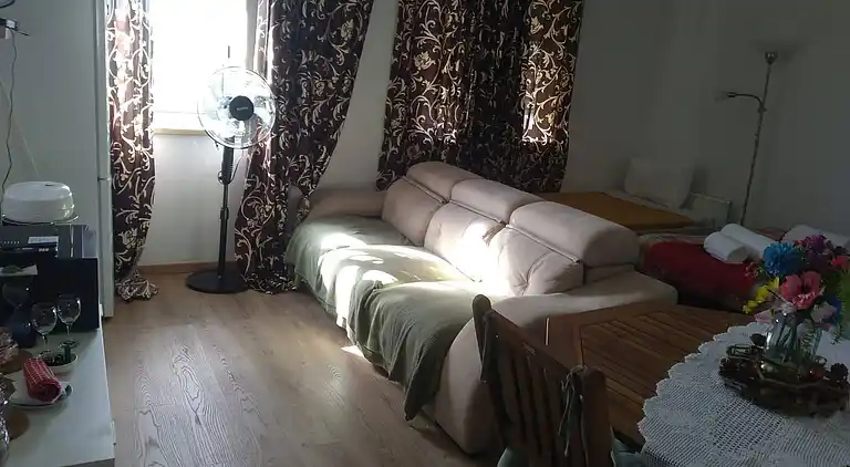 Bright&Spacious Apartment in Sleeps 8 Family&