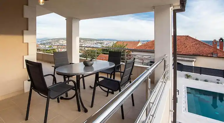 Casa della Cava - private villa in Seget Donji