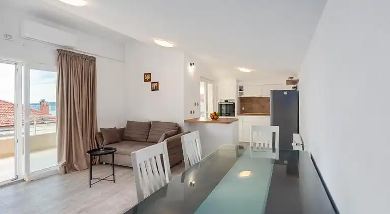 Casa della Cava - private villa in Seget Donji