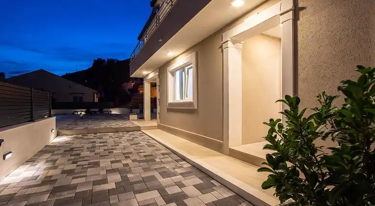 Casa della Cava - private villa in Seget Donji