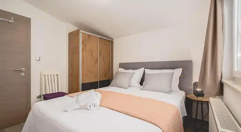 Casa della Cava - private villa in Seget Donji