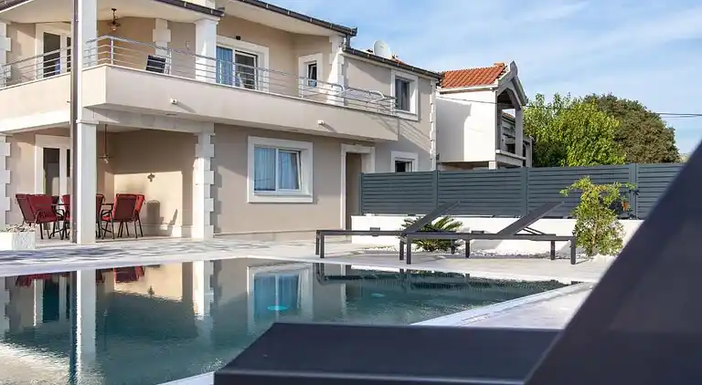 Casa della Cava - private villa in Seget Donji