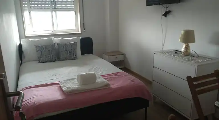 Bright&Spacious Apartment in Sleeps 8 Family&