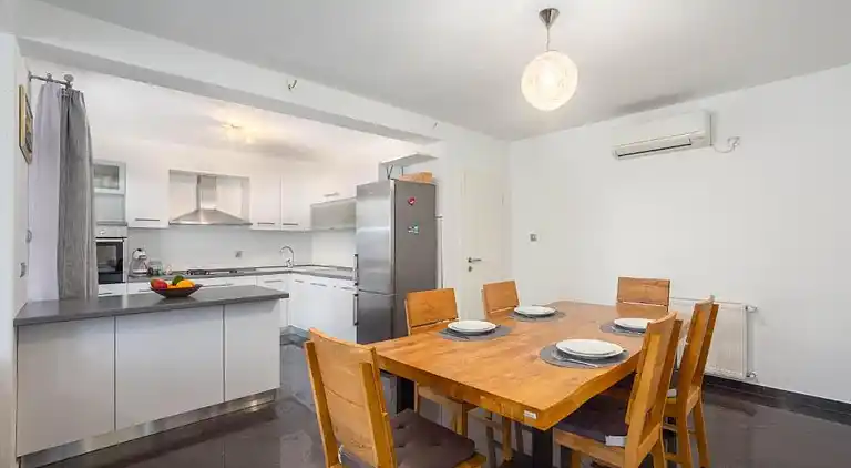 Casa della Cava - private villa in Seget Donji