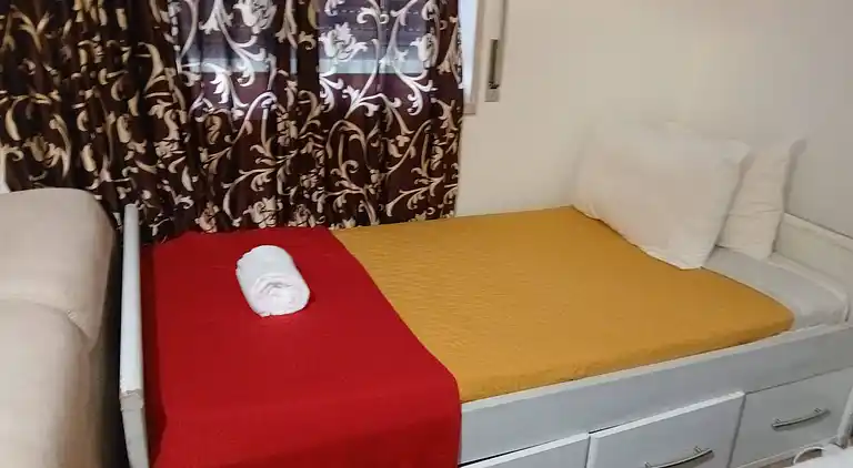 Bright&Spacious Apartment in Sleeps 8 Family&