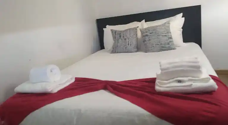 Bright&Spacious Apartment in Sleeps 8 Family&