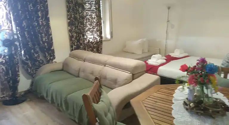 Bright&Spacious Apartment in Sleeps 8 Family&