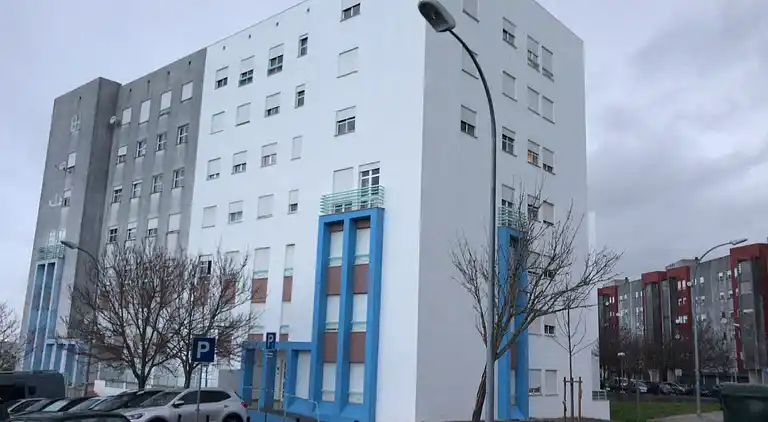 Bright&Spacious Apartment in Sleeps 8 Family&