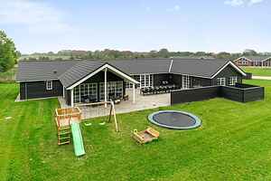 Luksussommerhus ved Grenå med pool og wellness