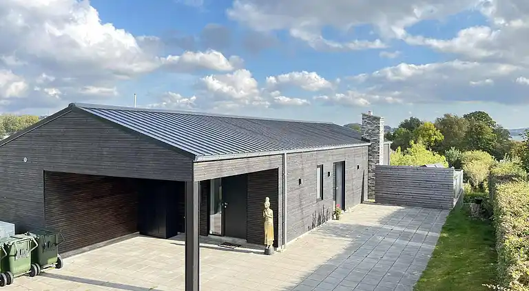 Ferieidyll med natur og byliv rett i nærheten