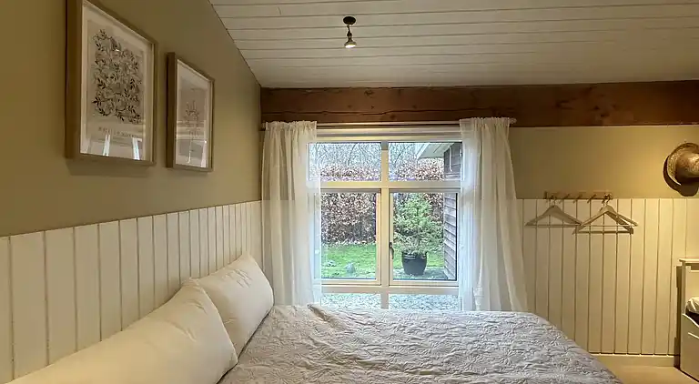 Stort sommerhus tæt på strand og natur