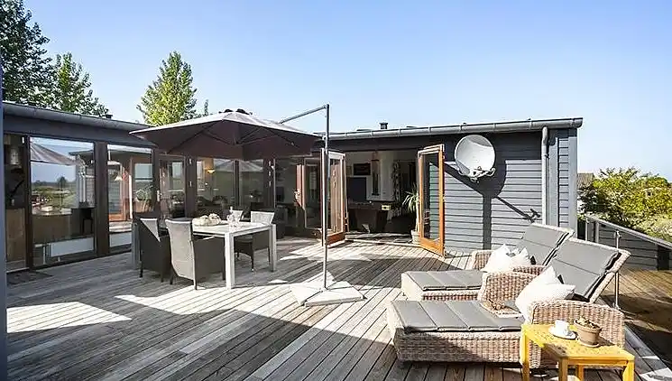 Luxuriöses Sommerhausmit Meerblick