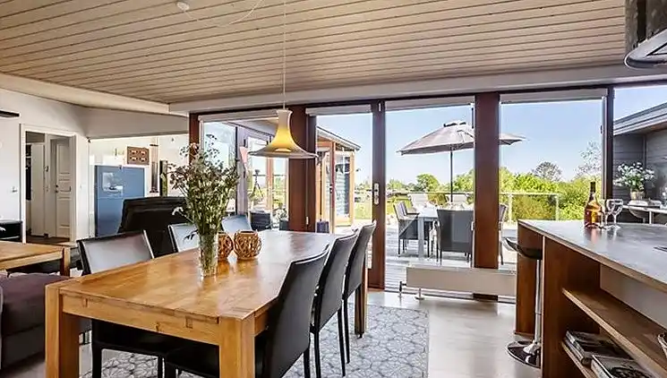 Luxuriöses Sommerhausmit Meerblick