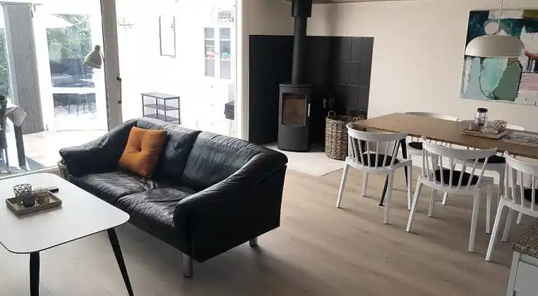 Gemütliches Ferienhaus nahe am Wasser