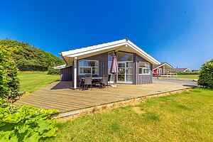 Feriehus med spa, sauna og lige ved vandet.