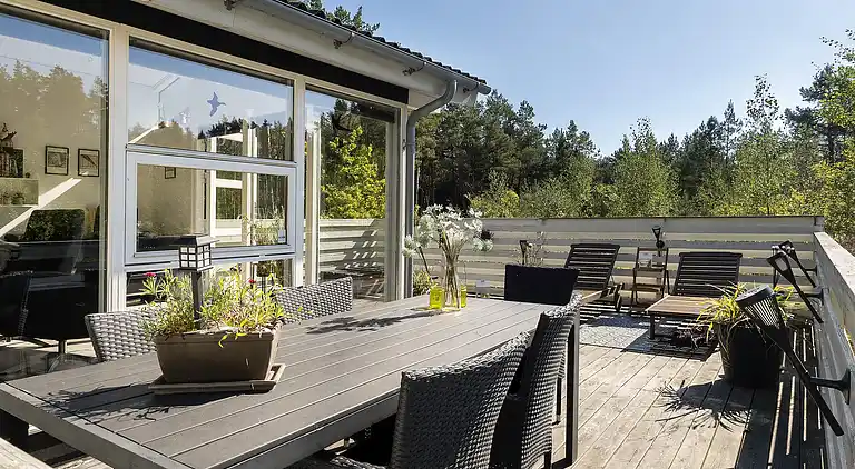 Idyllisk sommerhus midt i naturen på naturgrund