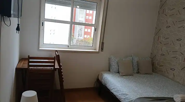 Bright&Spacious Apartment in Sleeps 8 Family&