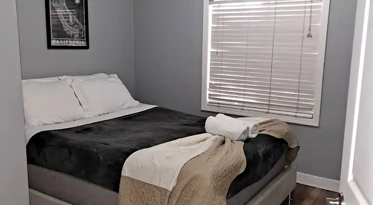 Amazing 3 bedrooms with 3  bedroom apt in the center of