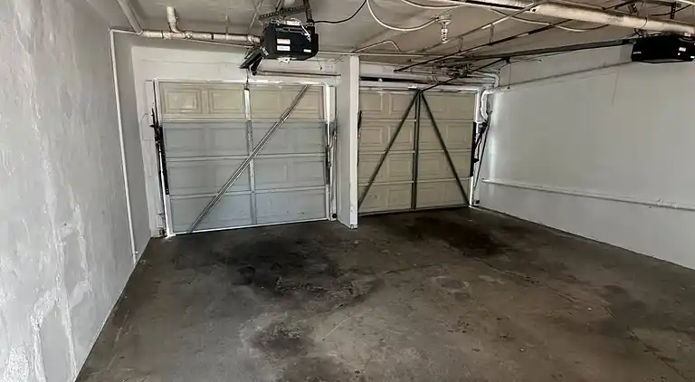 Amazing 3 bedrooms with 3  bedroom apt in the center of