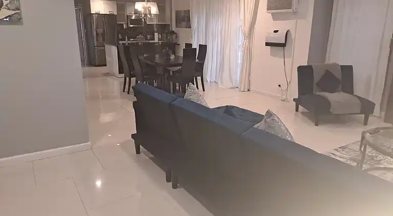 Amazing 3 bedrooms with 3  bedroom apt in the center of