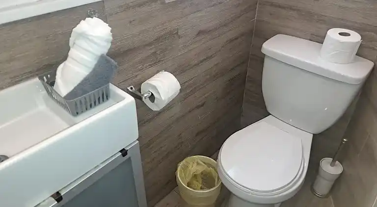 Amazing 3 bedrooms with 3  bedroom apt in the center of
