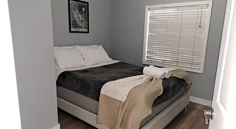 Amazing 3 bedrooms with 3  bedroom apt in the center of