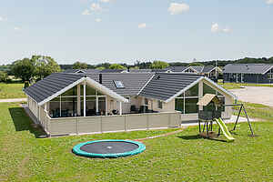 Ferienhaus mit Badeland, Sauna & Spielzimmer