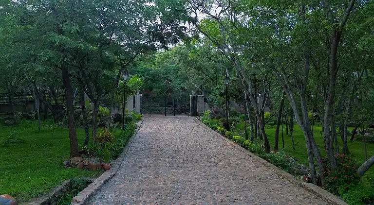 Darwendale Chishongo lodge for one