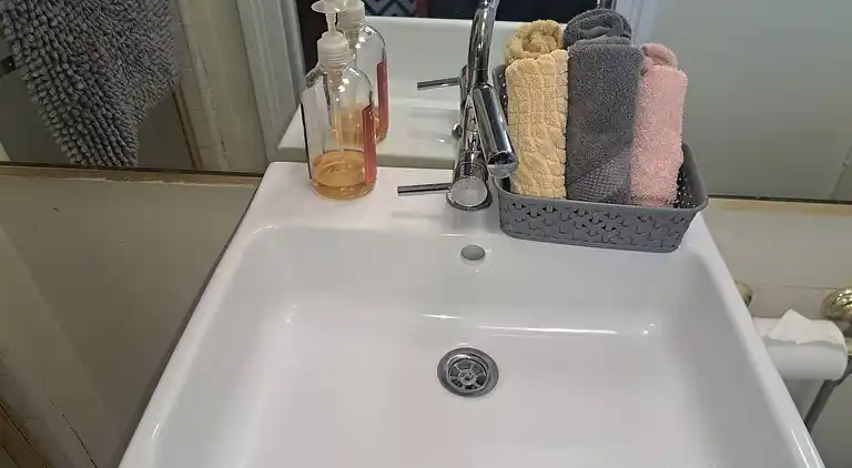 3 bedroom plus 2 baths in Beverly hills