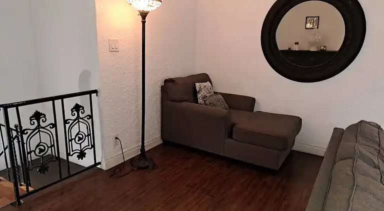3 bedroom plus 2 baths in Beverly hills