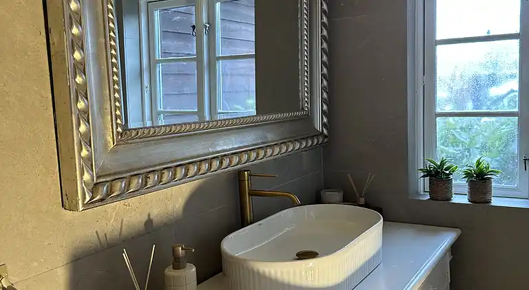 Stort sommerhus tæt på strand og natur