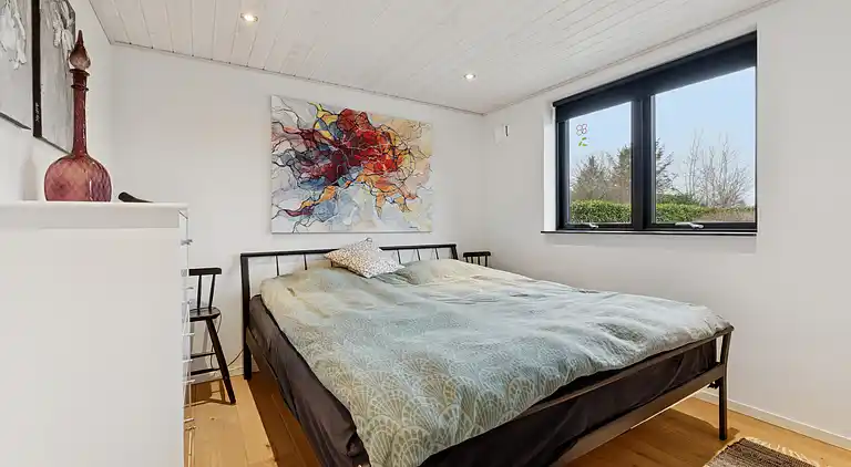 Nyt sommerhus tæt ved sandstrand