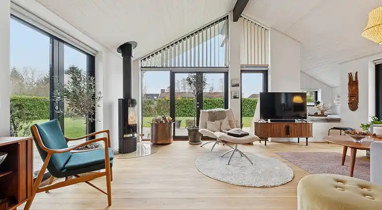 Nyt sommerhus tæt ved sandstrand