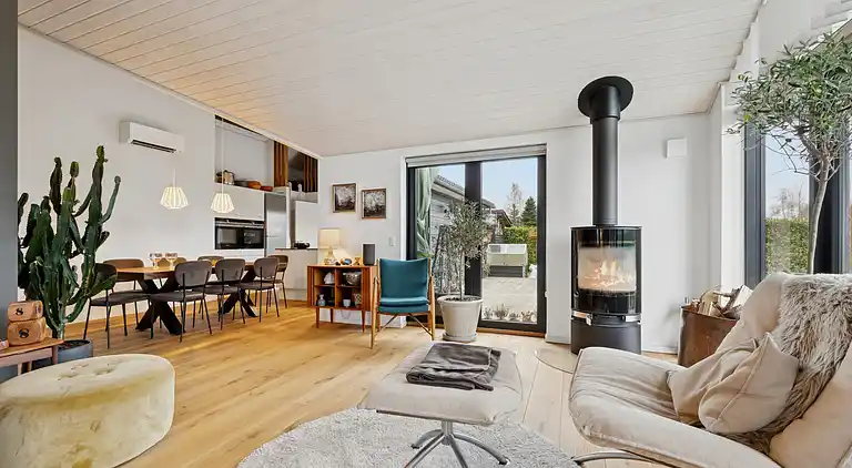 Nyt sommerhus tæt ved sandstrand