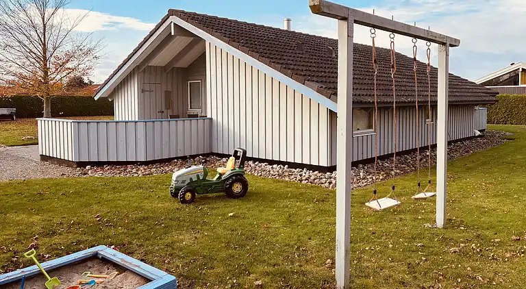 Dejligt familiehus i rolige omgivelser ved vandet
