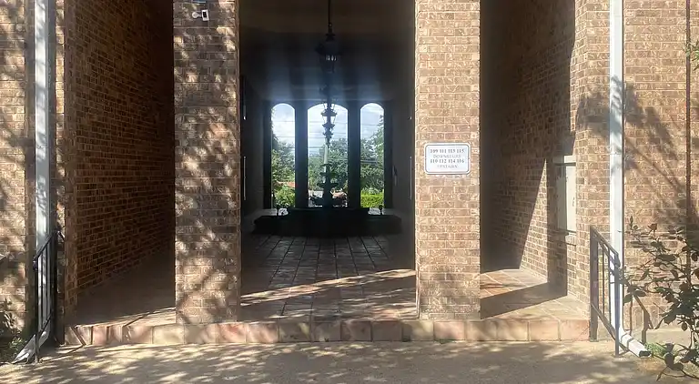 2 bedroom and 2 bathroom Condominium in Medical Center