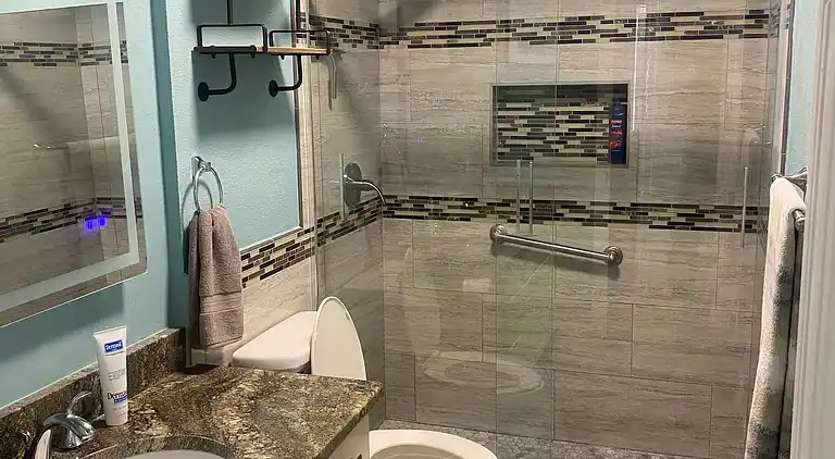 2 bedroom and 2 bathroom Condominium in Medical Center