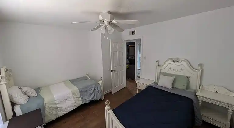 2 bedroom and 2 bathroom Condominium in Medical Center