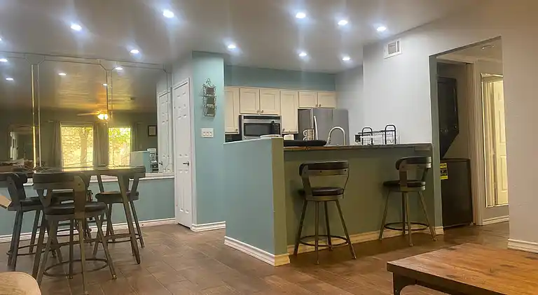 2 bedroom and 2 bathroom Condominium in Medical Center