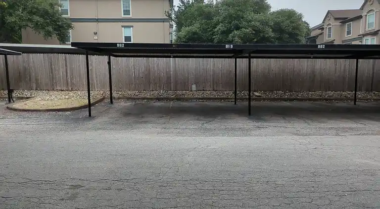 2 bedroom and 2 bathroom Condominium in Medical Center