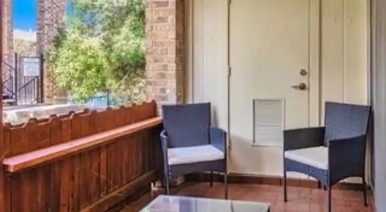 2 bedroom and 2 bathroom Condominium in Medical Center