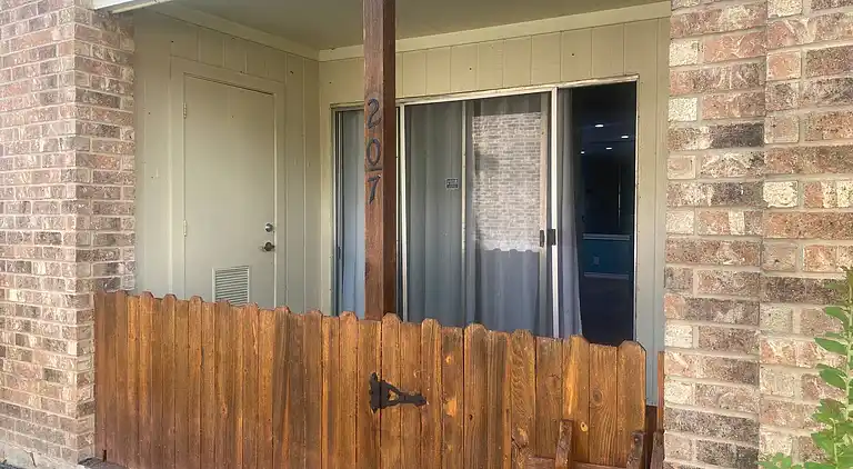 2 bedroom and 2 bathroom Condominium in Medical Center