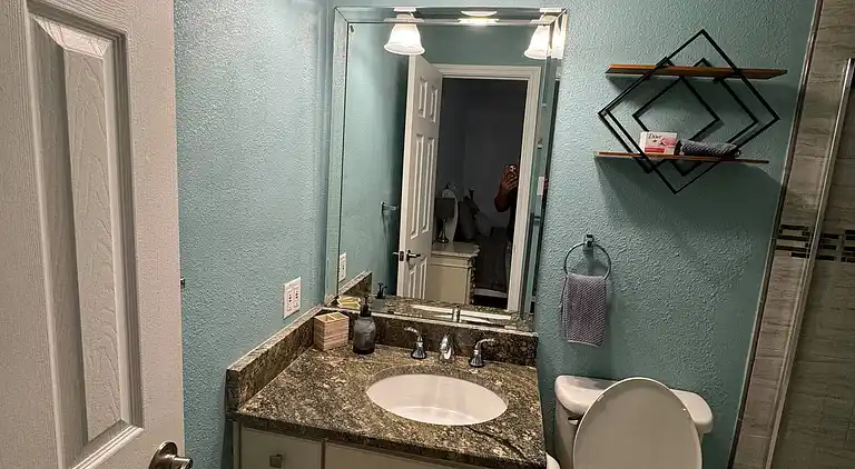 2 bedroom and 2 bathroom Condominium in Medical Center