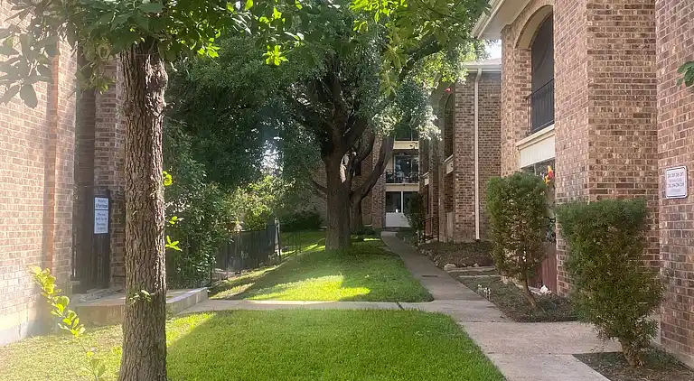 2 bedroom and 2 bathroom Condominium in Medical Center