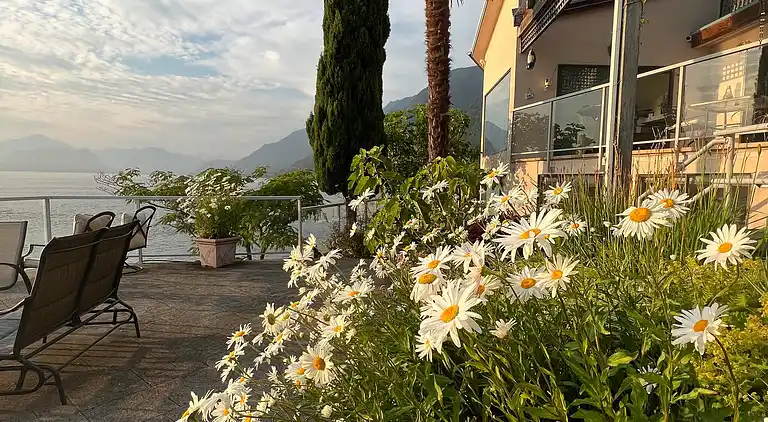 Hummingbird Ocean Front Villa