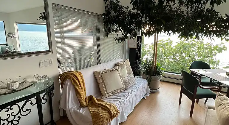 Hummingbird Ocean Front Villa