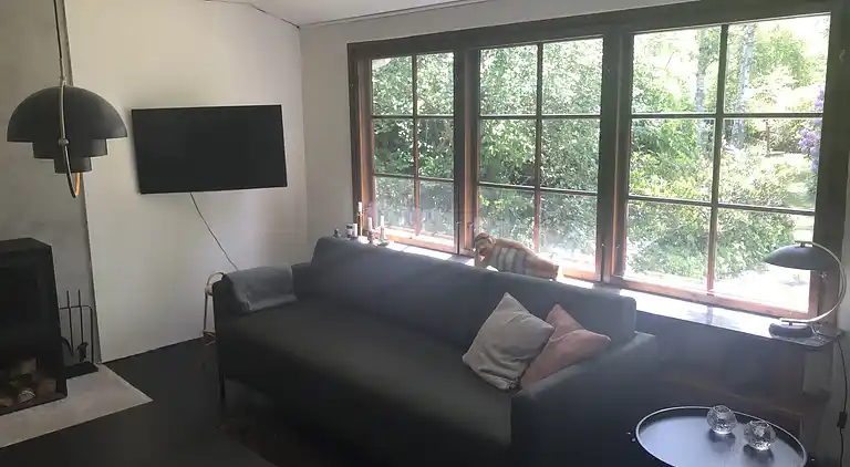 Hyggeligt sommerhus med pool, tæt på strand og by