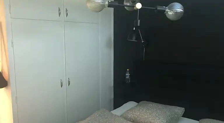 Hyggeligt sommerhus med pool, tæt på strand og by