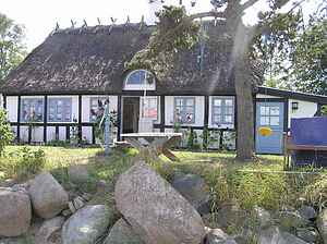 Feriehus lige ved  stranden og udsigt til fjoden.